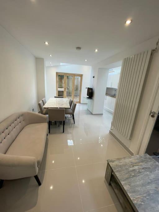 A Beautiful Terraced House In Central London Villa ภายนอก รูปภาพ